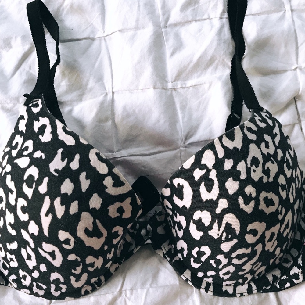 Victoria’s Secret PINK push up bra